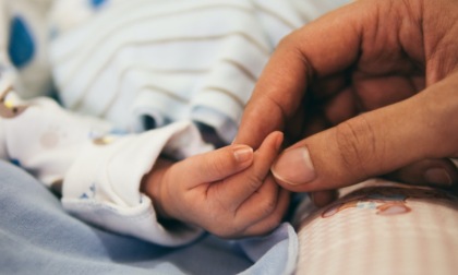Ostetrica a domicilio per le neomamme, anche a Pavia il progetto pilota lombardo
