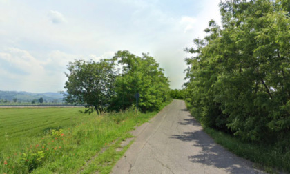 Infortunio nelle campagne di Robecco Pavese, 84enne portato via in ambulanza