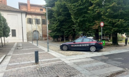 Rapina alla stazione, 58enne colpito al volto con una bottiglia: arrestato 26enne