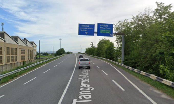 Terribile schianto in moto a Voghera, 21enne in gravi condizioni