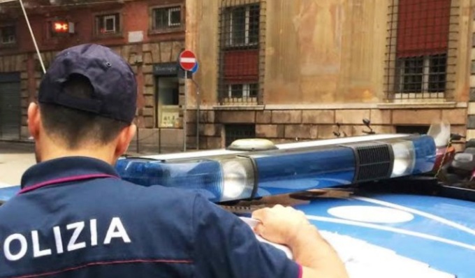 In vacanza a Rimini picchia la moglie davanti al figlio piccolo: arrestato