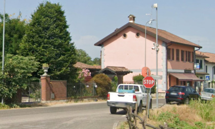Incidente sul lavoro a Torre d'Isola: 65enne cade da una scala, portato in ospedale in gravi condizioni
