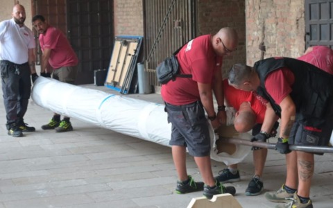 I primi arazzi di Capodimonte sono arrivati a Pavia, arricchiranno la mostra sulla Battaglia del 1525