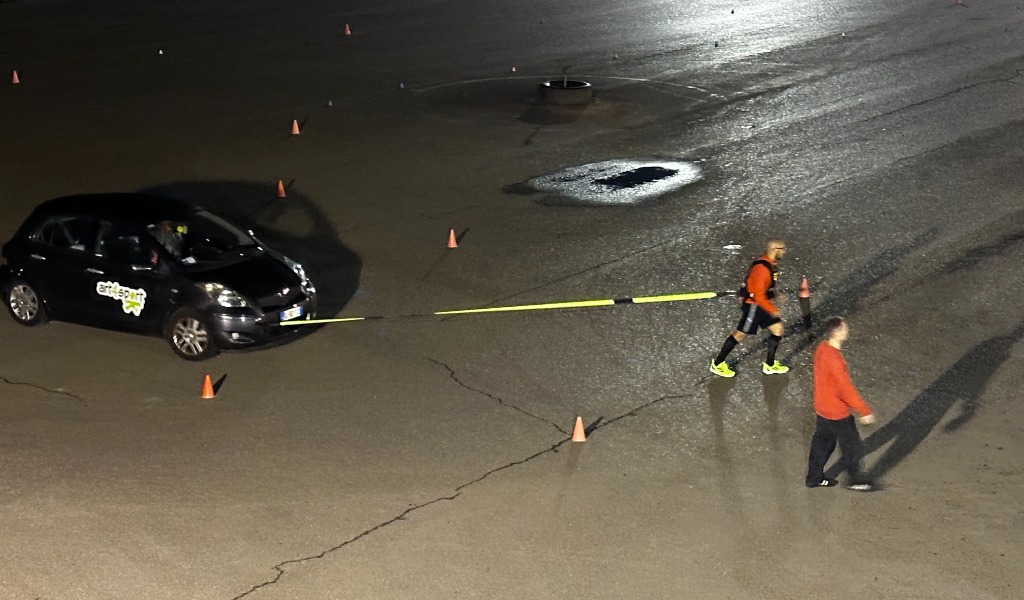 Leonida Albano trascina un’auto per oltre 52 km: è nuovo record mondiale