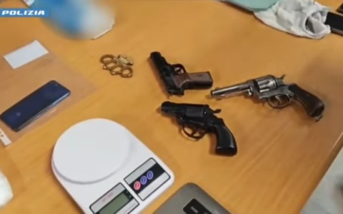 Droga, estorsioni e armi: 14 arresti a Catania, in campo anche la Questura di Pavia