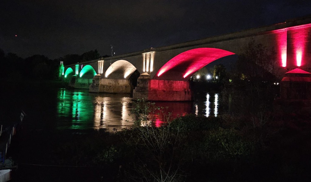 Festa del Ticino 2025, questa sera i fuochi d’artificio e l’accensione del PonTicino di Marco Lodola