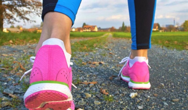 Pavia si tinge di rosa: torna la camminata per la prevenzione dei tumori femminili