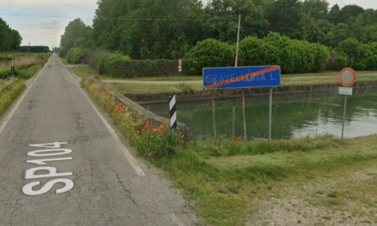 Ciclista 67enne trovato morto in una risaia: disposta l’autopsia