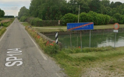 Ciclista 67enne trovato morto in una risaia: disposta l’autopsia