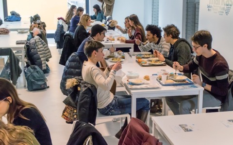 La mensa dell’Università di Pavia diventa un laboratorio di salute e sostenibilità
