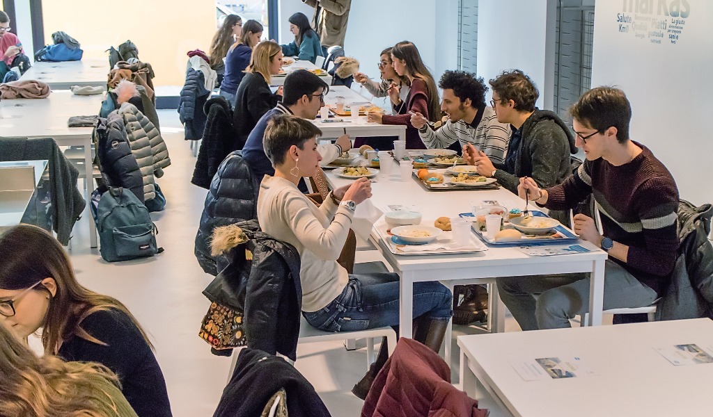 La mensa dell’Università di Pavia diventa un laboratorio di salute e sostenibilità