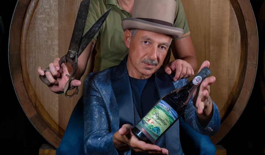 Un vino e un’opera d’arte: nasce Vigna Rogolino con etichetta d’autore di Stefano Bressani