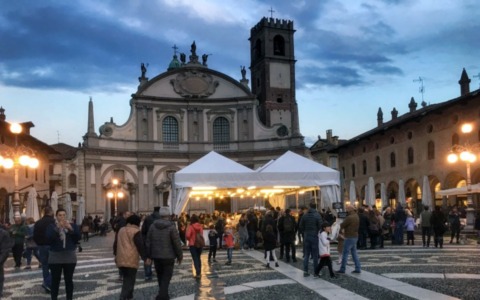 ChocoDucale 2025: la dolcezza del cioccolato torna in Piazza Ducale a Vigevano