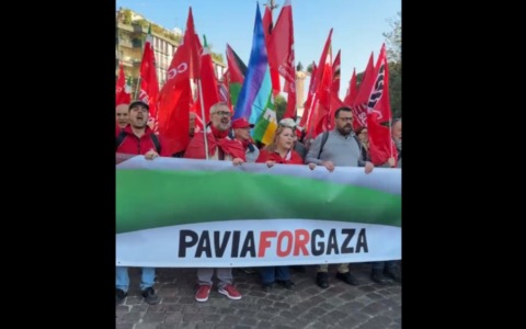 Pavia in piazza per la Palestina: oltre 1.800 persone in corteo per le vie della città
