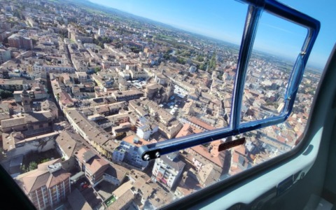 Carabinieri in volo su Voghera e Lomellina: ricognizione aerea per la sicurezza del territorio