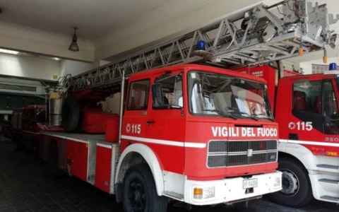 Pavia senza autoscala funzionante: i sindacati dei Vigili del Fuoco lanciano l’allarme sicurezza