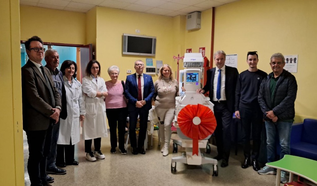 Donata un’incubatrice di ultima generazione alla Pediatria dell’Ospedale Civile di Vigevano