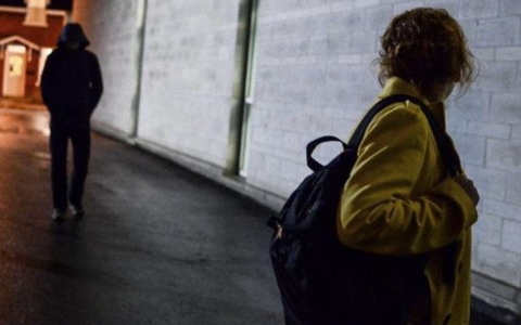 Difende la vicina dal suo stalker: 90enne muore dopo un mese per i colpi ricevuti dall’aggressore