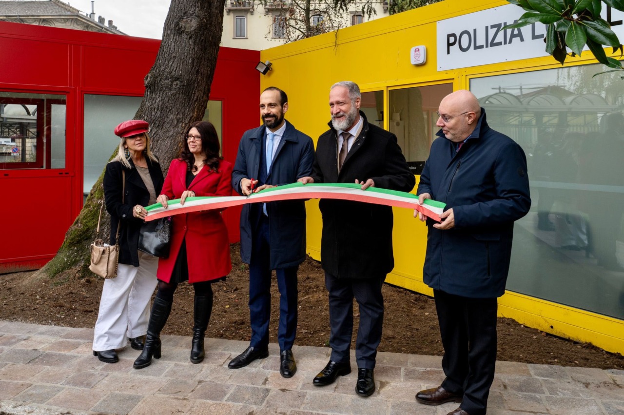 Inaugurati tre nuovi presidi fissi: più sicurezza in stazione a Pavia