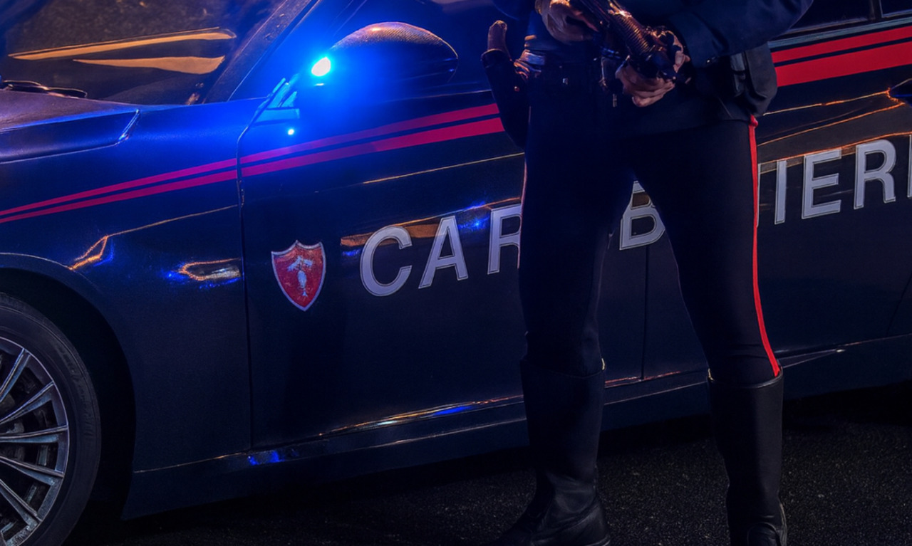 Evade dai domiciliari per rubare soldi nella concessionaria vicina a casa, 39enne arrestato a Broni