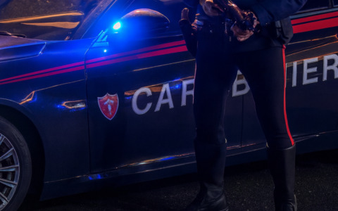 Evade dai domiciliari per rubare soldi nella concessionaria vicina a casa, 39enne arrestato a Broni