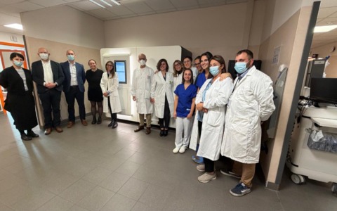 L’Ospedale di Voghera modello di eccellenza digitale: i ricercatori di Birmingham in visita per studiare la farmacia robotizzata