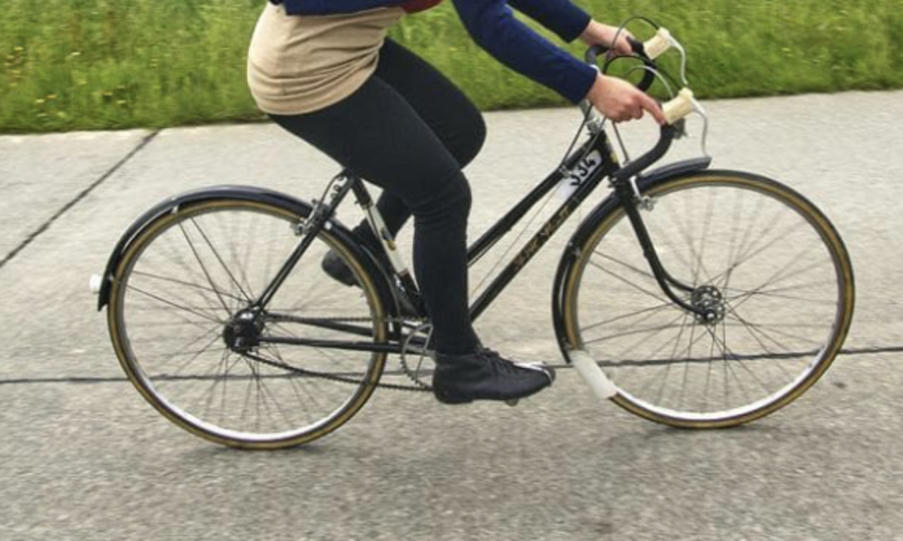 Paura per un incidente a Sommo: ciclista 63enne investita, trasportata in ospedale