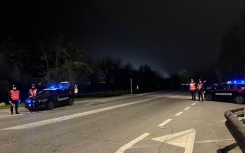Controlli straordinari dei Carabinieri: 35 auto fermate e 50 persone identificate