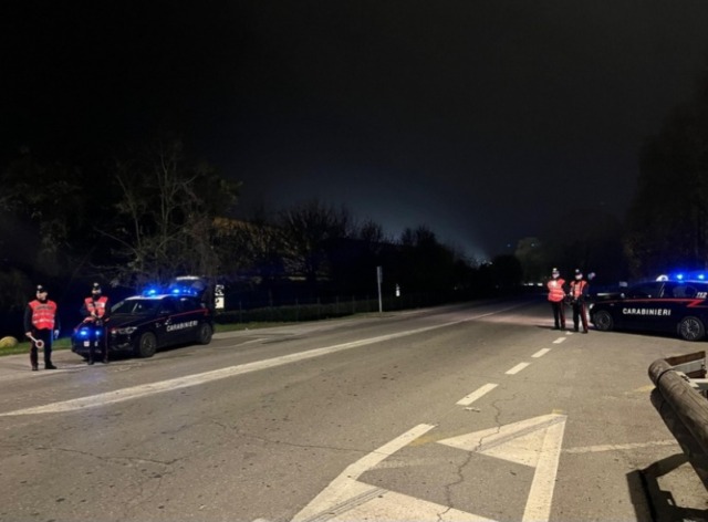 Controlli straordinari dei Carabinieri: 35 auto fermate e 50 persone identificate