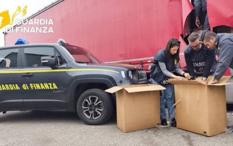 Maxi sequestro nel Pavese di tabacco di contrabbando destinato alla produzione di milioni di sigarette contraffatte