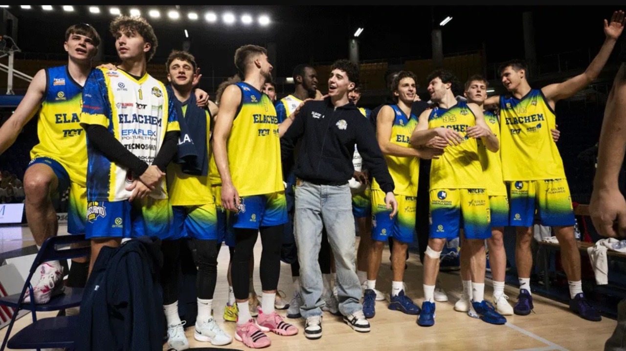 Dopo lo schianto in Ferrari contro un muro, Matteo Bettanti torna finalmente a casa
