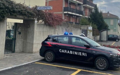 Continua a perseguitare la madre nonostante il divieto di avvicinamento: 27enne finisce in carcere