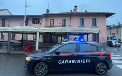 Allontanato da casa per maltrattamenti nei confronti della madre non rispetta il divieto di avvicinamento