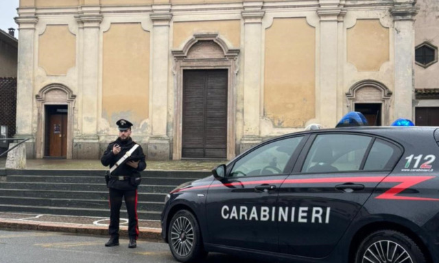 Furto nella canonica della chiesa di Pieve Porto Morone, identificati i ladri fuggiti con l’auto del prete