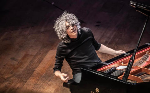 Giovanni Allevi al Teatro Fraschini di Pavia, il ritorno in tour dopo la malattia