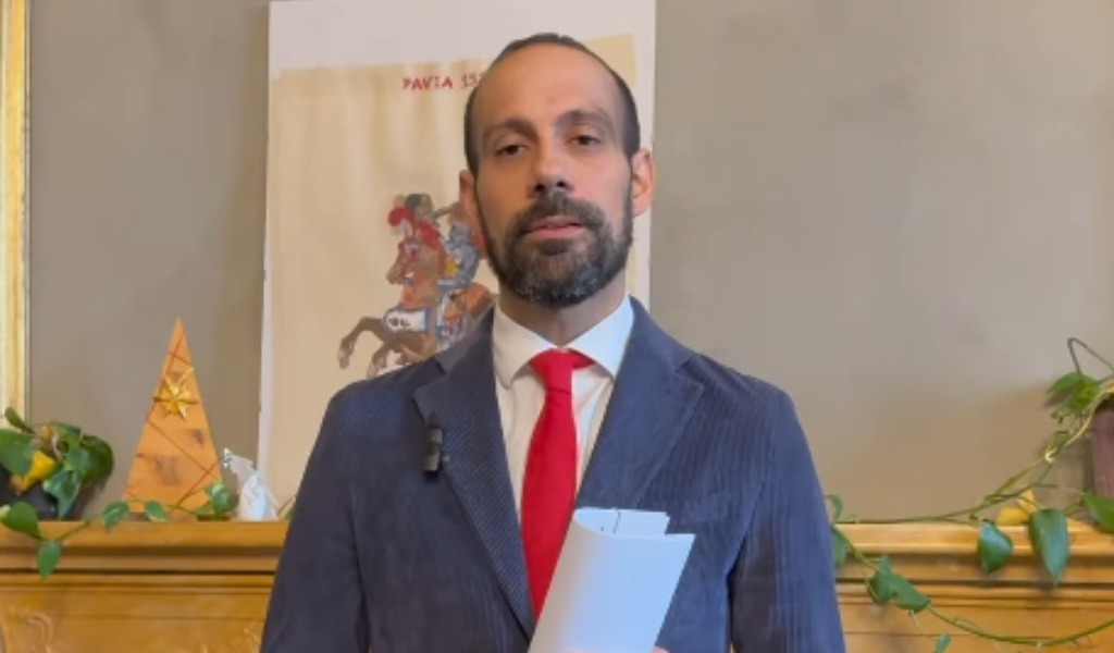 Il Sindaco Michele Lissia augura Buone Feste ai Pavesi invitandoli a passare il Capodanno in città