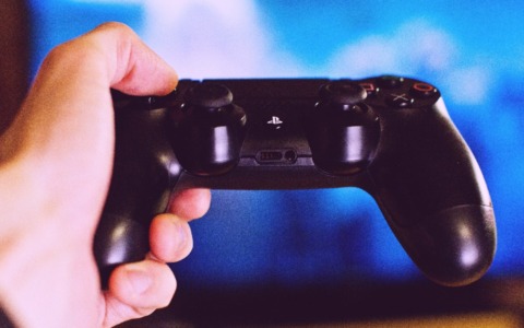 Videogiochi online: quasi il 70% degli adolescenti italiani tra i 15 e i 19 anni a rischio gioco d’azzardo