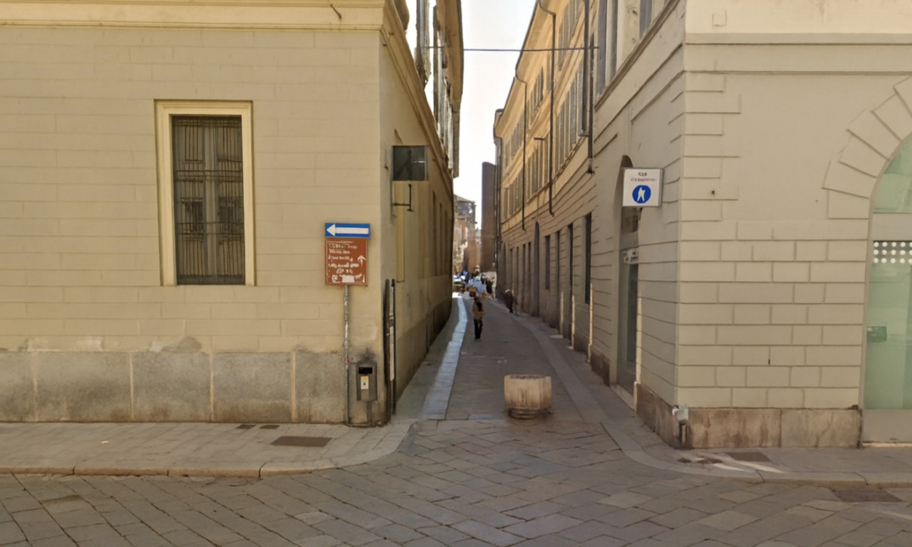 17enne e 18enne pestati e derubati a Pavia la notte di Capodanno, arrestato un 21enne