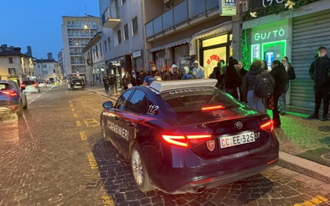 Alla ricerca di coltelli tra i giovani, Centinaio: “Bene controlli rafforzati a Pavia”