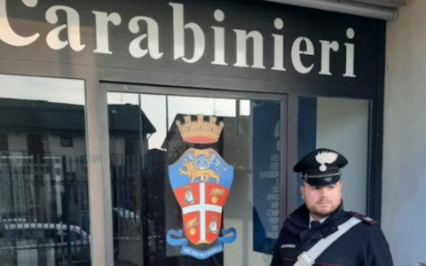 Vende fuochi d’artificio vietati a minorenni: denunciata commerciante in Lomellina