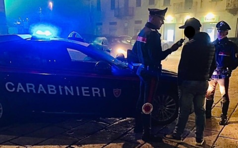 Controlli rafforzati nel cuore della città: denunce, patenti ritirate e segnalazioni per droga