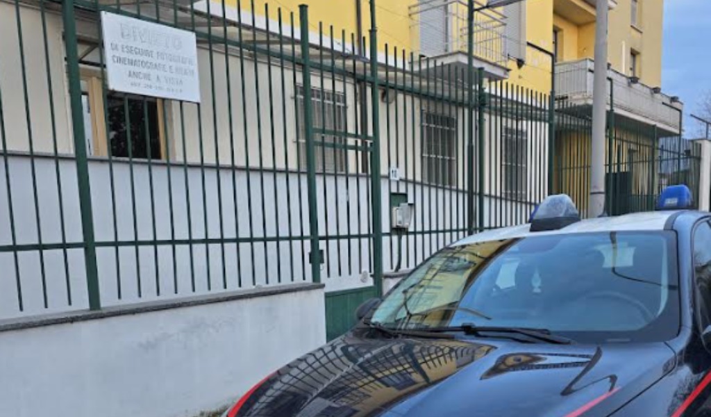 Maltratta e minaccia la madre per ottenere soldi per comprare la droga, arrestato a Garlasco figlio violento