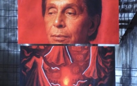 “Valentino: l’eredità del rosso e il sogno che continua”, Guadagnuolo rende omaggio all’imperatore della moda