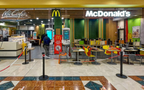 Spray al peperoncino al McDonald’s di San Martino Siccomario: evacuato il locale