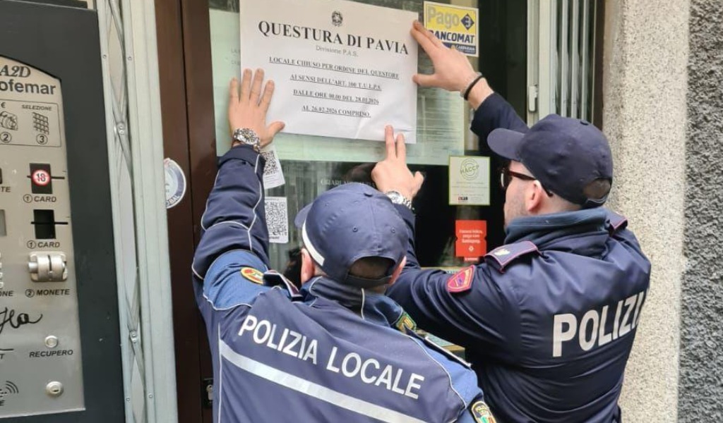 Discoteca abusiva nel seminterrato: chiuso per un mese bar del centro storico di Pavia