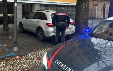 Voghera, tentato furto di un’auto nella notte: arrestato ladro seriale in flagranza