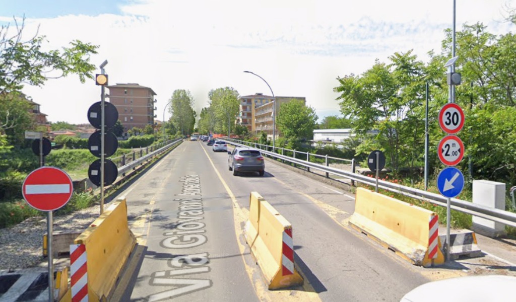 Via ai lavori di consolidamento, il ponte di via Piacenza a Voghera chiude per due mesi