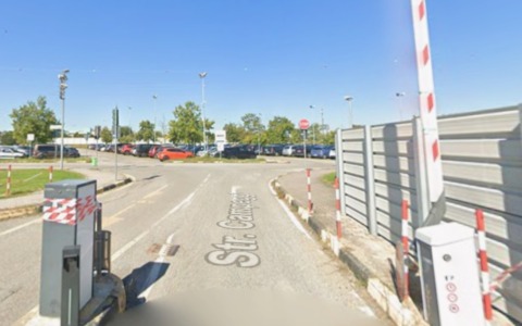 Parcheggio San Matteo Strada Campeggi: ripristinate le casse automatiche, il servizio torna a pagamento