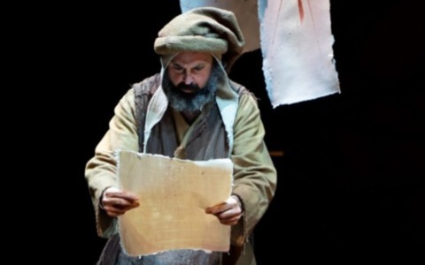 “Franciscus, il folle che parlava agli uccelli”: Simone Cristicchi apre la stagione del Teatro Valentino Garavani