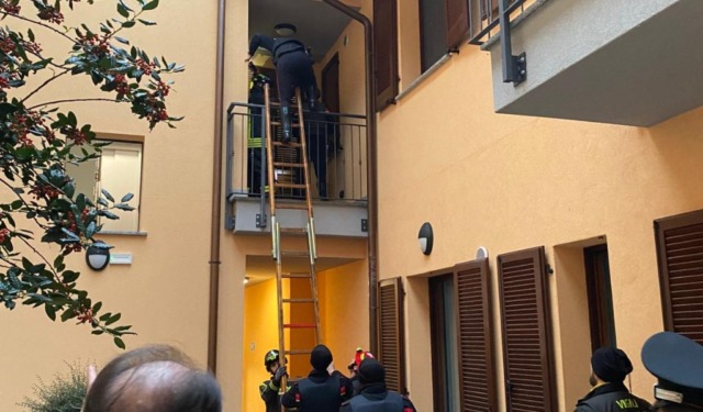 Tensione a Casorate Primo, si barrica in casa per ore: salvato dalle forze dell’ordine